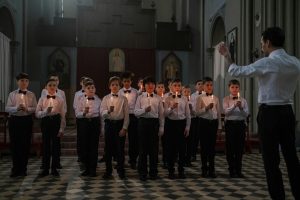 Understanding the Therapeutic Benefits of Singing in Choirs