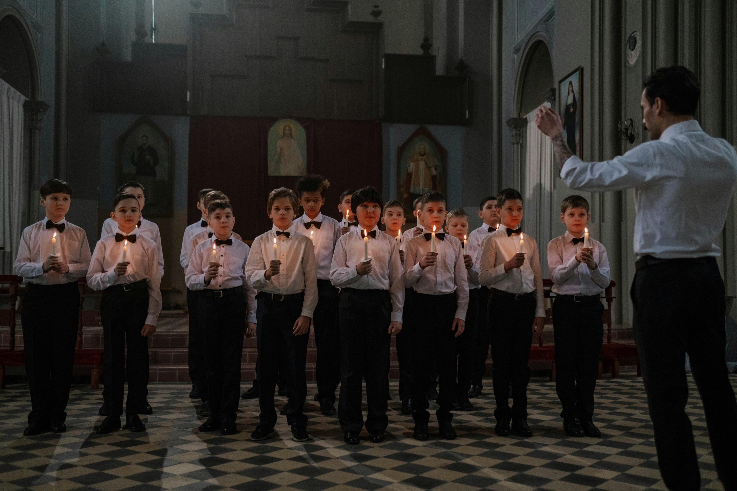 Understanding the Therapeutic Benefits of Singing in Choirs